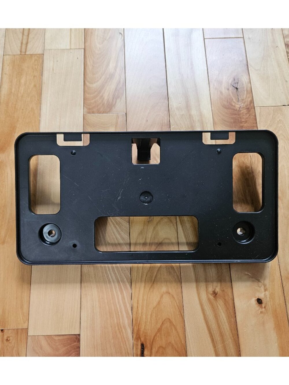 OEM 75101-AQ020 TOYOTA CAMRY Front License Plate Bracket